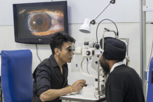 best cataract and lasik surgeon jalanadhar punjab