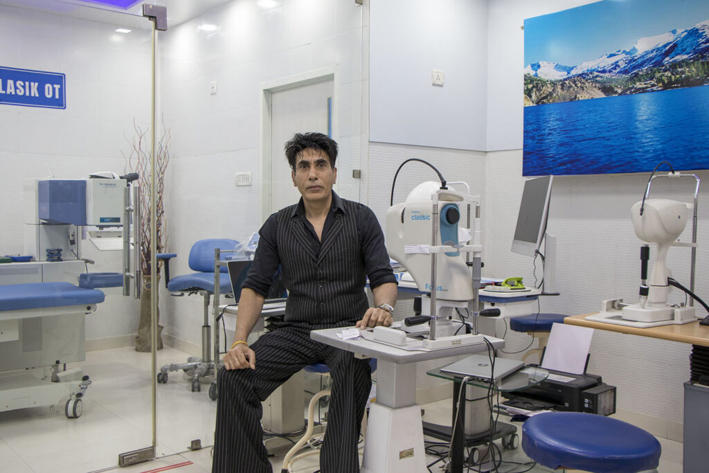 Best cataract and lasik eye surgeon in jalandhar punjab
